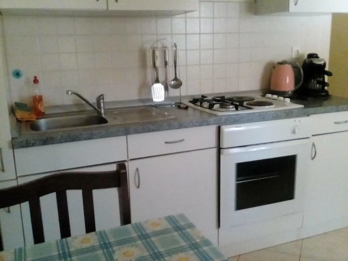 Apartment Apartmani Sersic Baska  Croatia