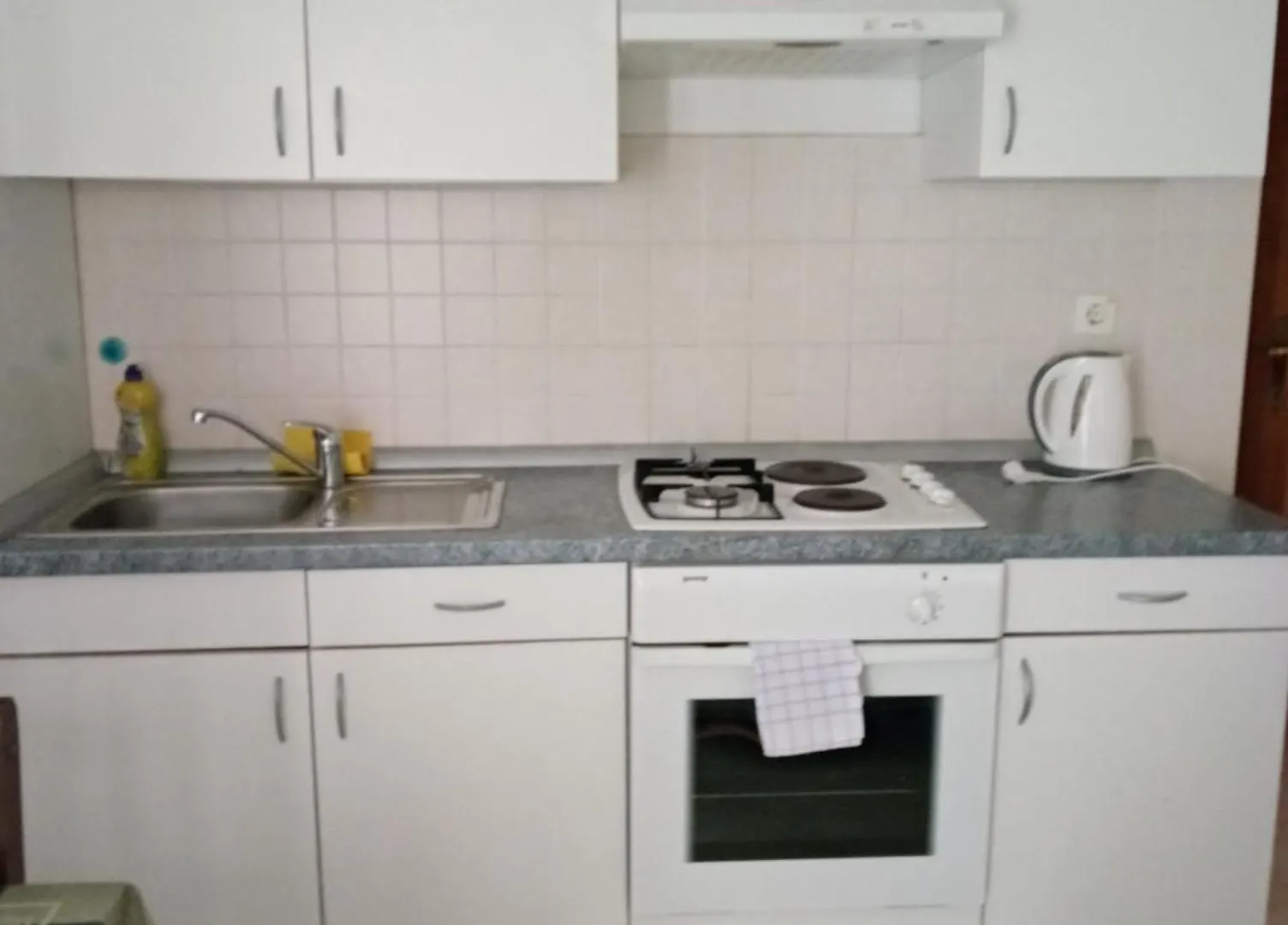 Apartmani Sersic バスカ 0*,  クロアチア